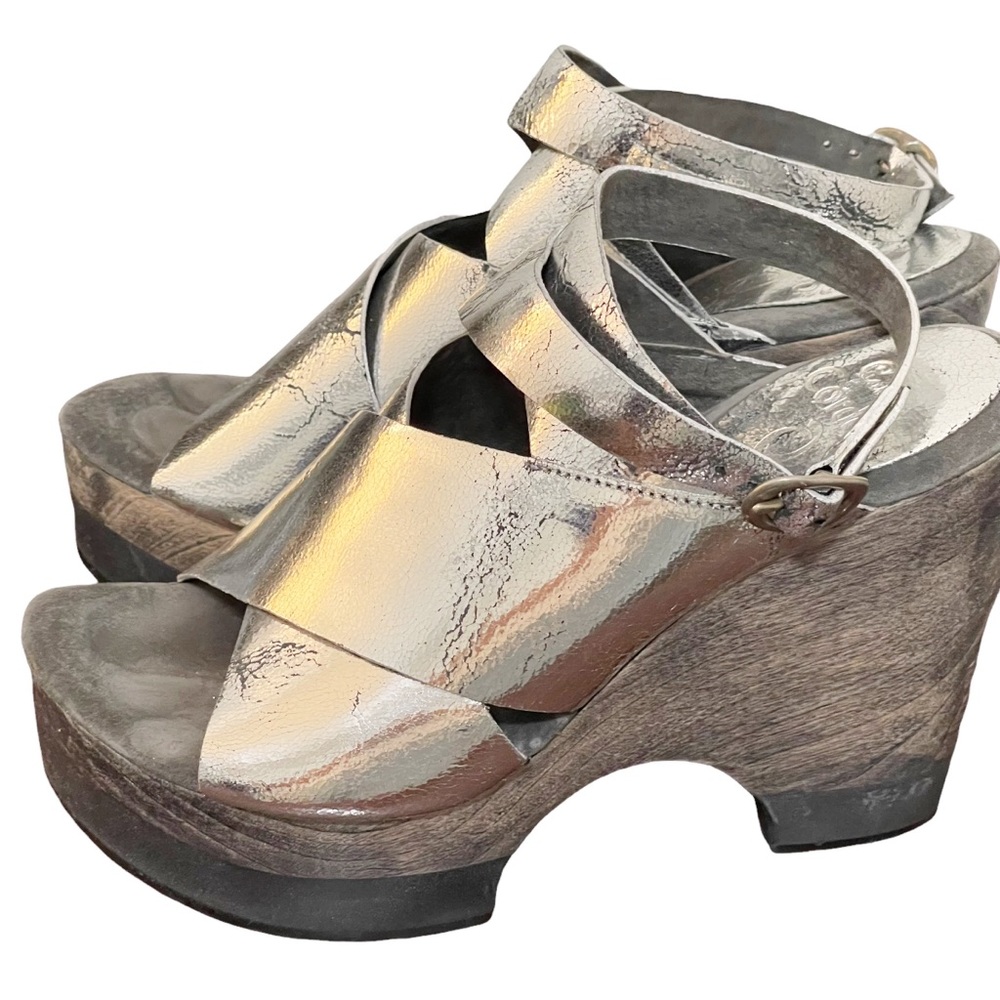 Colleen Cordero Silver Platform Sandal Heel